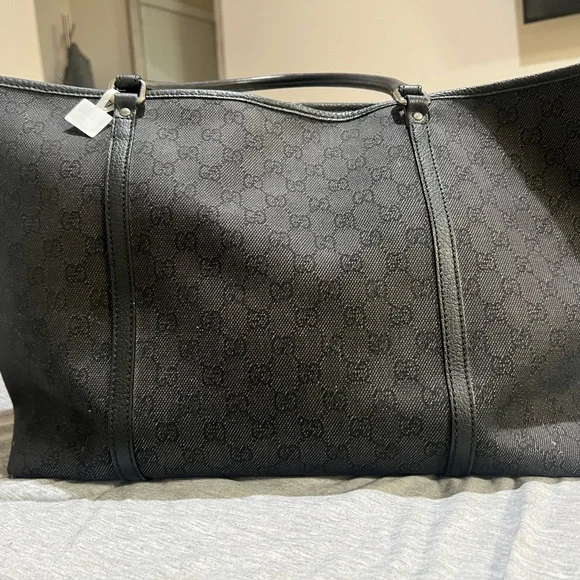 Gucci Black Signature Pattern Tote - Picture 1 of 8